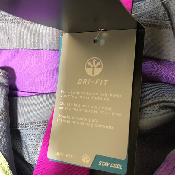 🎉Host Pick🎉Nike Women’s Tennis Tank - Picture 3 of 8